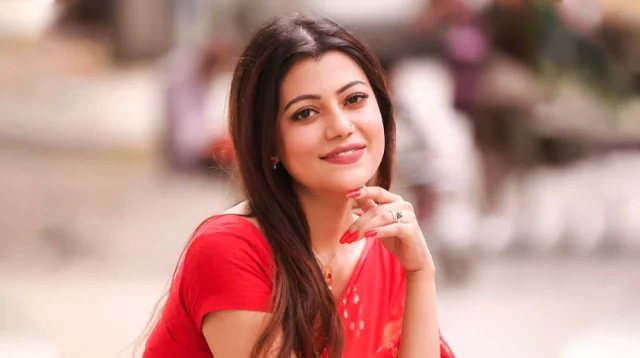 ‘মাঝে মধ্যে মনে হয় আমি রানী ভিক্টোরিয়া’