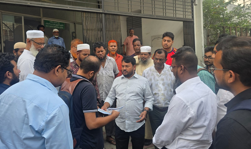 সোনাদিঘি জামে মসজিদের সম্প্রসারণর লক্ষ্যে পরিদর্শনে রাসিক প্রশাসক