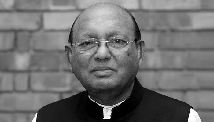 মায়ের কবরের পাশে চিরনিদ্রায় শায়িত তোফায়েল আহমেদ