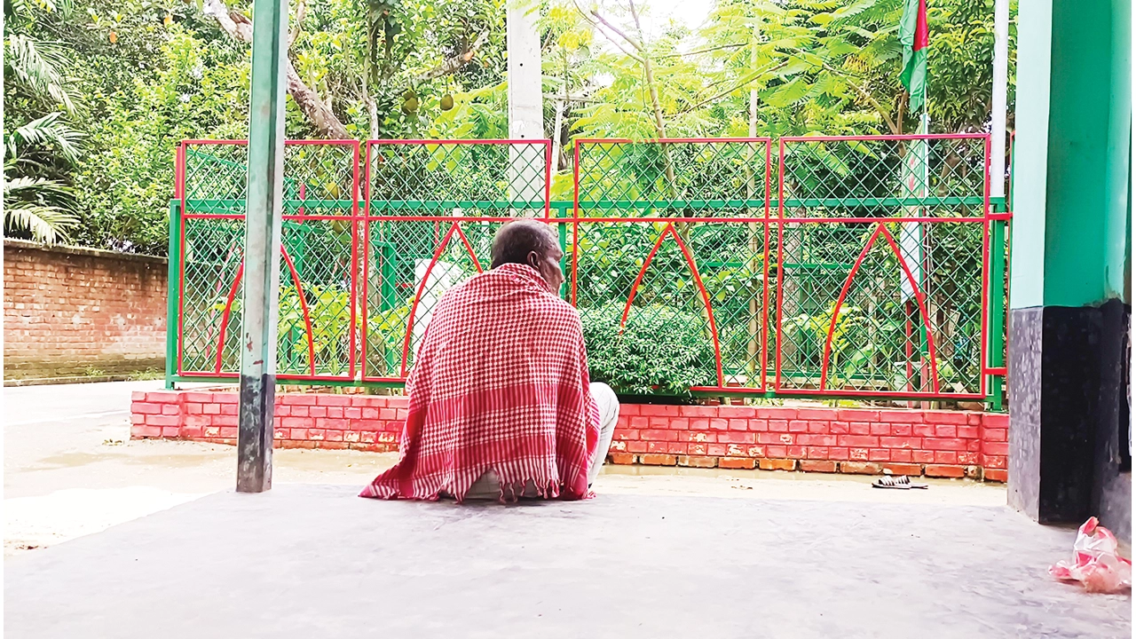 ‘আজও কানোত বাজে মোর বাজানের ডাক’