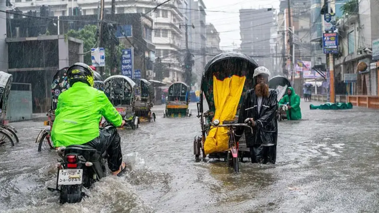 আগামী ৫ দিন দেশজুড়ে ভারি বর্ষণের আভাস