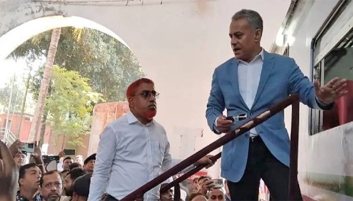 সৈয়দপুর রেলকারখানায় কোচ সংস্কার বন্ধের নির্দেশ দিলেন মন্ত্রী