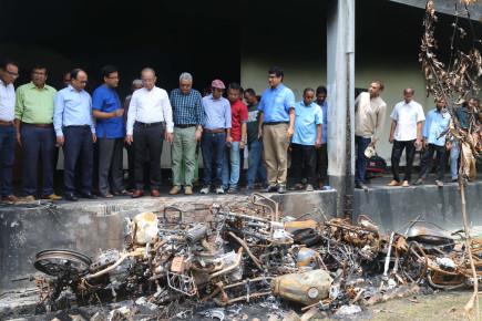রাবি ক্যাম্পাসে বহিরাগত ঠেকাতে স্থানীয়দের সহযোগিতা চাইলেন ভিসি