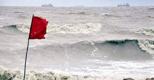 সাগরে মৌসুমি নিম্নচাপ, সমুদ্রবন্দরে সতর্ক সংকেত