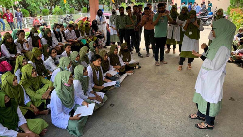 রাজশাহীতে নার্সিং শিক্ষার্থীদের প্রতীকি ক্লাস-পরীক্ষা, দ্রুত সমাধানের আশ্বাস রামেবির