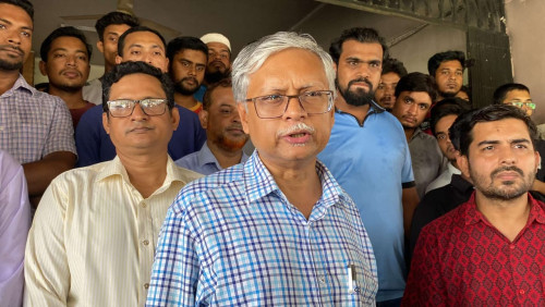 বঙ্গবন্ধু শেখ মুজিবুর রহমান হল পরিদর্শন করলেন রাবি উপাচার্য