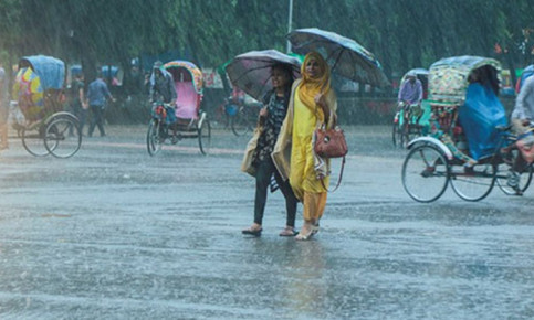 গভীর নিম্নচাপের প্রভাবে অতিভারী বৃষ্টির আভাস