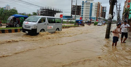 পানিবন্দি কক্সবাজার, আটকা পড়েছেন হাজারো পর্যটক