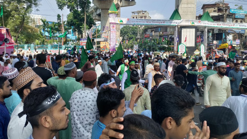 ঈদে মিলাদুন্নবী : জশনে জুলুসে জনতার ঢল