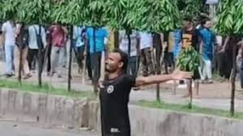 আবু সাঈদের শরীরে শটগানের গুলির চিহ্ন, রক্তক্ষরণে মৃত্যু