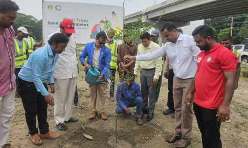 রাজশাহী নগরীতে বৃক্ষরোপণ কর্মসূচির উদ্বোধন করলেন রাসিক প্রশাসক