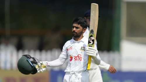 মুমিনুলের শতকের পরও ২৩৩ রানে অলআউট বাংলাদেশ