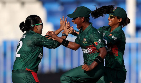 দশ বছরের অপেক্ষার অবসান ঘটিয়ে বাংলাদেশ পেল কাঙ্ক্ষিত জয়