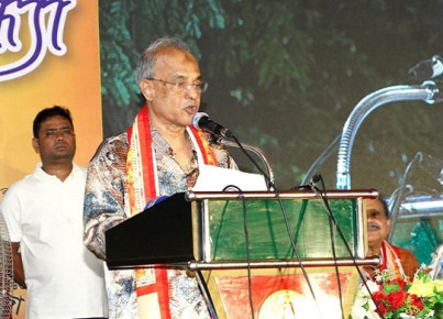 স্বতঃস্ফূর্তভাবে দুর্গাপূজা উদযাপনের আহ্বান স্বরাষ্ট্র উপদেষ্টার