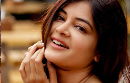 ‘পুরুষদের ঘৃণা করি’ বলা সেই মধুমিতা মজেছেন প্রেমিকে