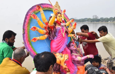কড়া নিরাপত্তায় রাজশাহীতে  প্রতিমা বিসর্জন