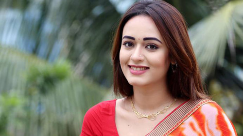 অভিনয় ছাড়ার ইঙ্গিত দিলেন অহনা