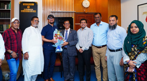 রাসিক প্রশাসকের সঙ্গে চট্টগ্রাম সিটি মেয়রের মতবিনিময়