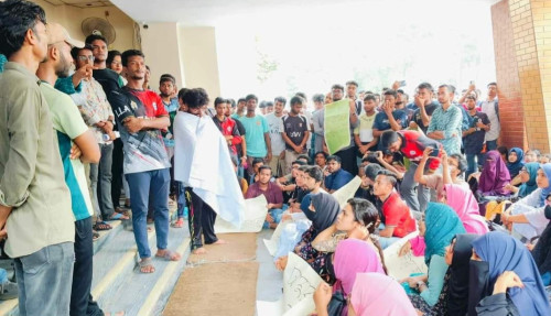 ভিসির আশ্বাসে স্থগিত রাবির আইন অনুষদের শিক্ষার্থীদের অনশন