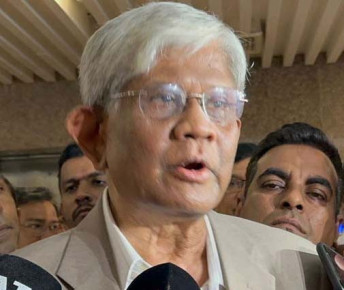 বাজারে এত বিশৃঙ্খলা ট্যাক্স কমিয়েও দাম কমছে না: অর্থ উপদেষ্টা
