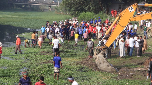 পাবনায় খাল অবৈধ দখল ও দূষণমুক্ত করার কাজ শুরু