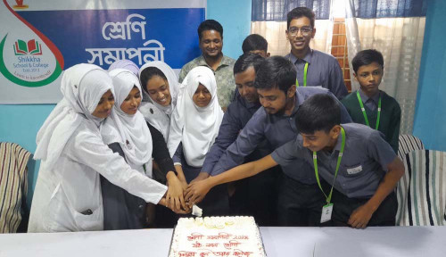 শিক্ষা স্কুলে ব্যতিক্রমী শ্রেণি সমাপনী