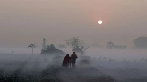 শুষ্ক আবহাওয়ায় কড়া শীতের আভাস