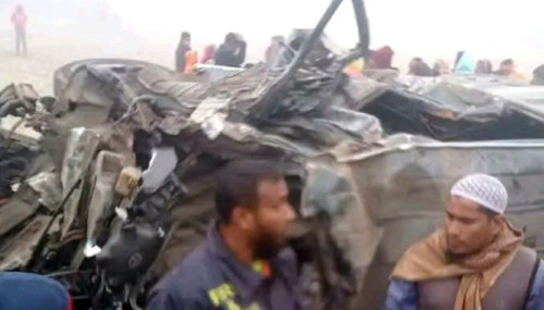 ওমরা করে ফেরার পথে সড়কে প্রাণ গেল শিশুসহ ৩ জনের
