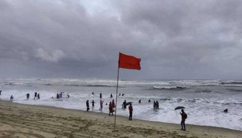 সাগরে নিম্নচাপ, চার বন্দরে সতর্কতা