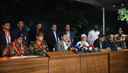 বৈদ্যুতিক ‘লুজ কানেকশন’ থেকে সচিবালয়ে আগুন
