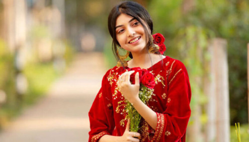 কাকে বিয়ে করলেন পড়শী?