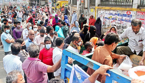 ট্রাকে করে সাশ্রয়ী মূল্যে নিত্যপণ্য বিক্রি ‘আপাতত’ বন্ধের সিদ্ধান্ত