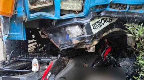 নাটোরে মোটরসাইকেল দুর্ঘটনা, প্রাণ গেল ৩ স্কুলছাত্রের