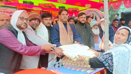 পাবনায় বন্ধু ফাউন্ডেশনের উদ্যোগে এক হাজার শীতবস্ত্র বিতরণ