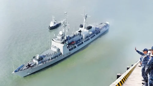 পাকিস্তান যাচ্ছে বাংলাদেশের যুদ্ধজাহাজ
