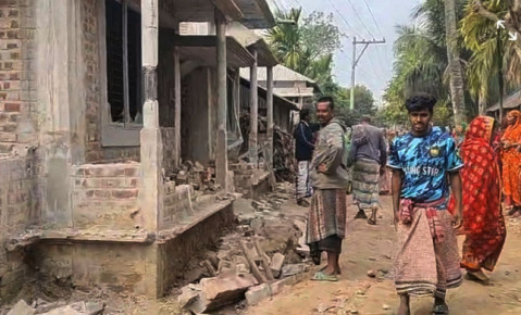 পুঠিায়ায় রাস্তা নিয়ে দ্বন্দ্বে সংঘর্ষ, হামলা, ভাংচুর-লুটপাট