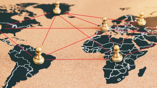 ট্রাম্পের এক নীতিতেই ওলটপালট বিশ্বব্যবস্থা