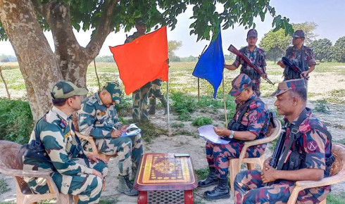 শিবগঞ্জ সীমান্তে বাংলাদেশী জেলেকে ফেরত দিল বিএসএফ