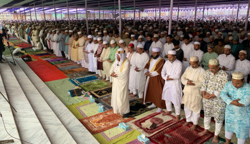 রাজশাহীতে ঈদের প্রধান জামাতে দেশের সমৃদ্ধি ও কল্যাণ কামনা