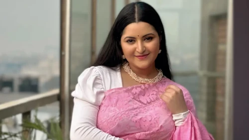 চিত্রনায়িকা পরীমনির বিরুদ্ধে জিডি