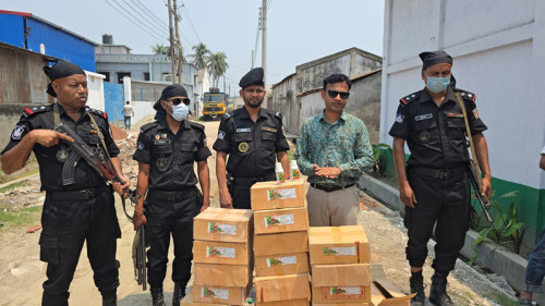 সার উৎপাদনে রাসায়নিকের পরিবর্তে বালু  মেশানোয় এক প্রতিষ্ঠানকে জরিমানা