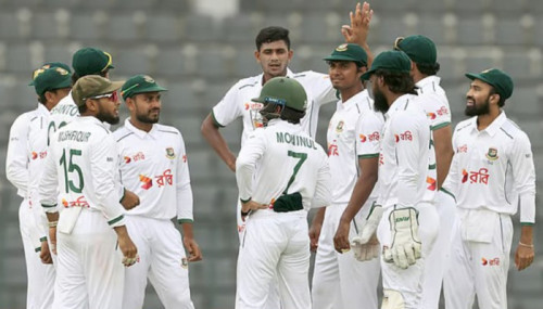 ঘুরে দাঁড়ানোর ইঙ্গিত বাংলাদেশের