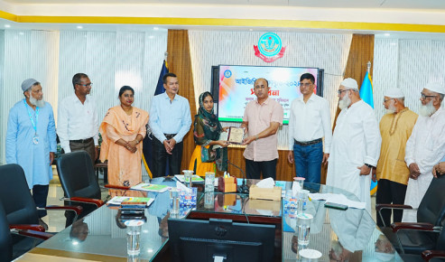 রাজশাহীতে শিক্ষার্থীদের ‘আইজিপি শিক্ষাবৃত্তি ও সম্মাননা’ প্রদান