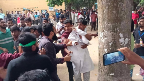বগুড়ায় সারজিসের উপস্থিতিতে এনসিপির সমাবেশে মারামারি