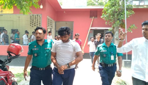 রাজশাহী কলেজে নিষিদ্ধ ছাত্রলীগ কর্মীকে পুলিশে সোপর্দ