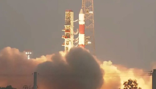 ভারতের মহাকাশ অভিযান ব্যর্থ,মাঝপথে রকেট ধ্বংস