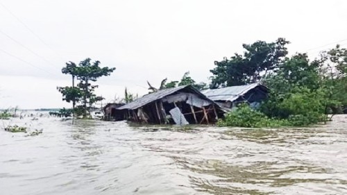 ভারী বর্ষণে ১১ জেলায় বন্যার শঙ্কা