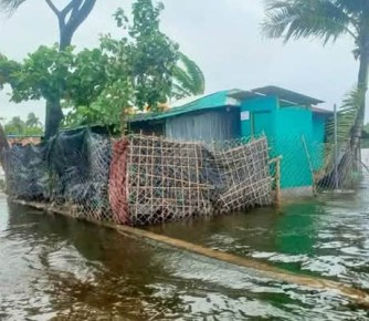 সেন্টমার্টিনে তলিয়ে গেছে অর্ধশতাধিক ঘরবাড়ি