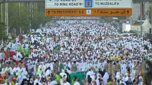 মুজদালিফার পথে ১৬ লাখের বেশি হাজি