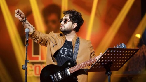সমালোচনার তুঙ্গে ‘রকস্টার’ জোভান